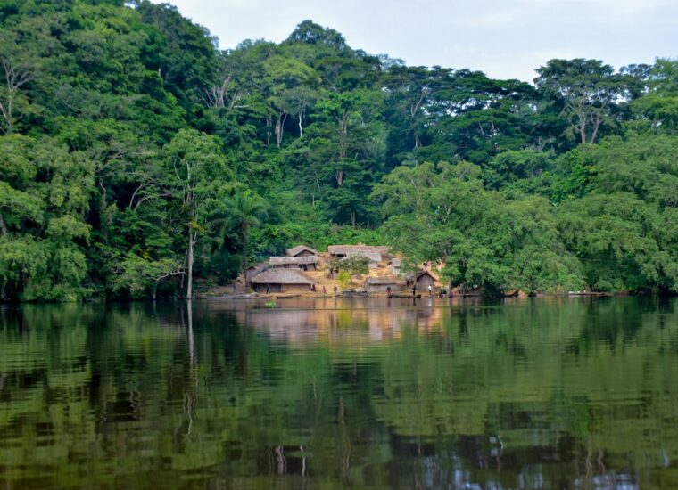 Fishing community in northern DR Congo; photograph of Democratic Republic of the Congo